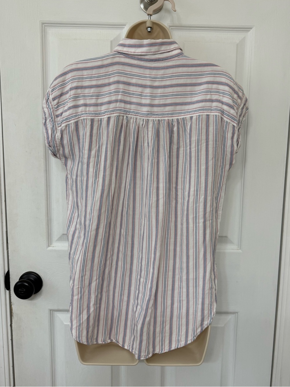 LOFT Striped Button Front Cap Sleeve Collared Rayon Blouse Pink Blue S - Picture 3 of 10